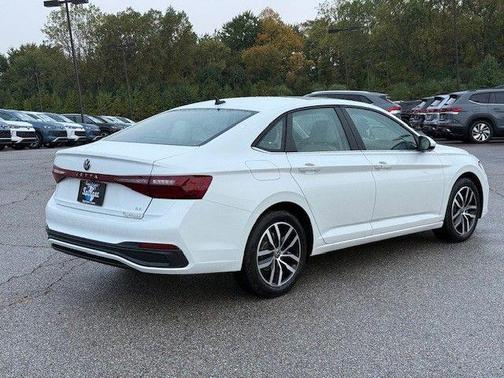 2025 Volkswagen Jetta 1.5T SE