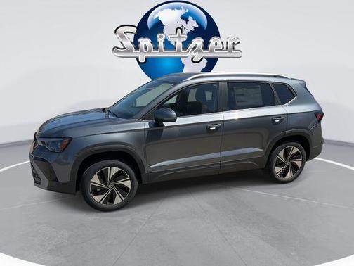 Platinum Gray Metallic 2026 Volkswagen Taos 1.5T SE