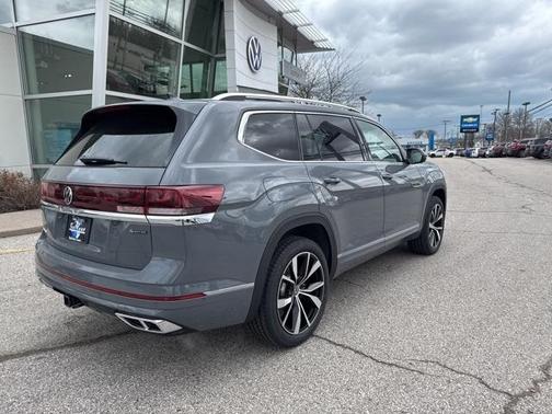 2025 Volkswagen Atlas 2.0T SEL Premium R-Line