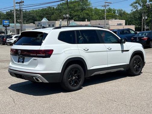 2025 Volkswagen Atlas 2.0T Peak Edition