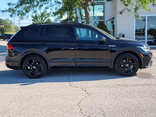 2023 Volkswagen Tiguan 2.0T SE R-Line Black