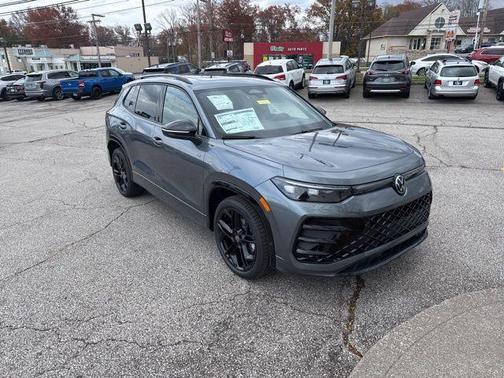 2026 Volkswagen Tiguan 2.0T SE R-Line Black