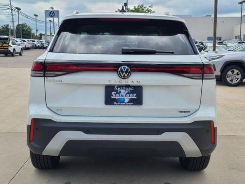 2025 Volkswagen Tiguan 2.0T SE