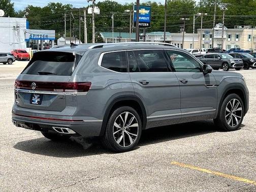 2025 Volkswagen Atlas 2.0T SEL Premium R-Line
