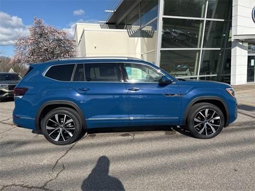 2025 Volkswagen Atlas 2.0T SEL Premium R-Line