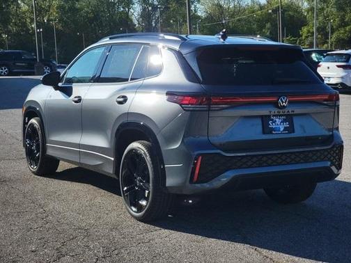 2025 Volkswagen Tiguan 2.0T SE R-Line Black