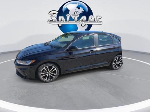 Deep Black Pearl Effect 2026 Volkswagen Jetta 1.5T Sport