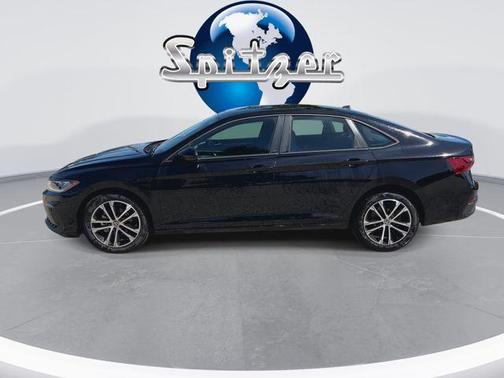 Deep Black Pearl Effect 2026 Volkswagen Jetta 1.5T Sport