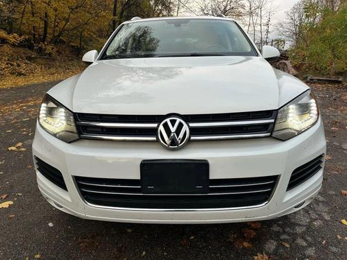 2012 Volkswagen Touareg VR6 Lux