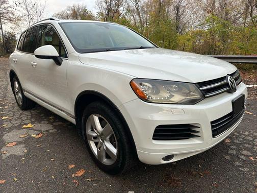 2012 Volkswagen Touareg VR6 Lux