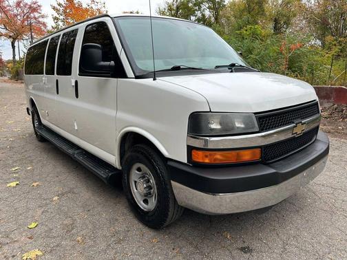 2015 Chevrolet Express 3500 LT