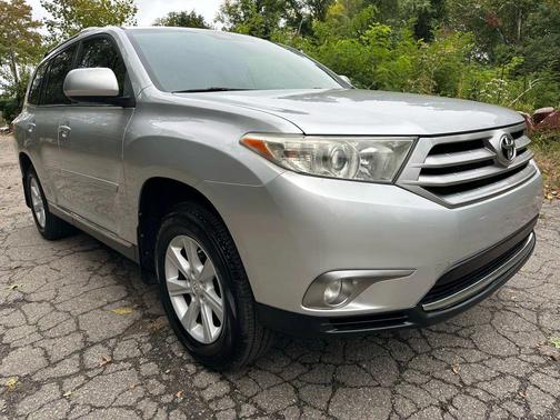 2013 Toyota Highlander SE