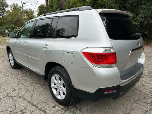 2013 Toyota Highlander SE