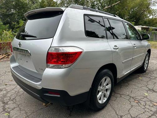 2013 Toyota Highlander SE
