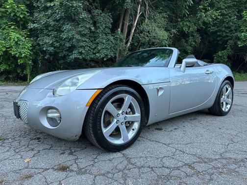 2006 Pontiac Solstice Convertible 2D