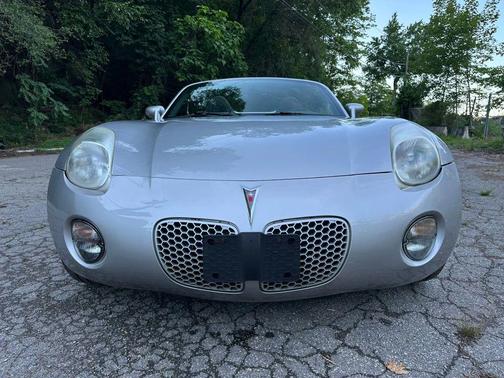 2006 Pontiac Solstice Convertible 2D