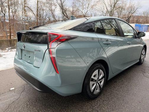 2016 Toyota Prius Four