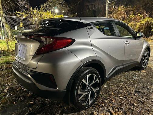2018 Toyota C-HR XLE Sport Utility 4D