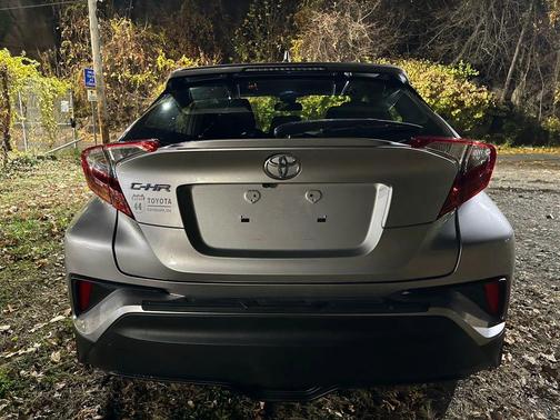 2018 Toyota C-HR XLE Sport Utility 4D