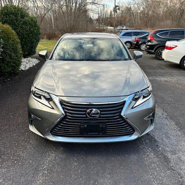 2018 Lexus ES 300h Base