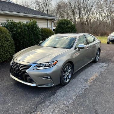 2018 Lexus ES 300h Base