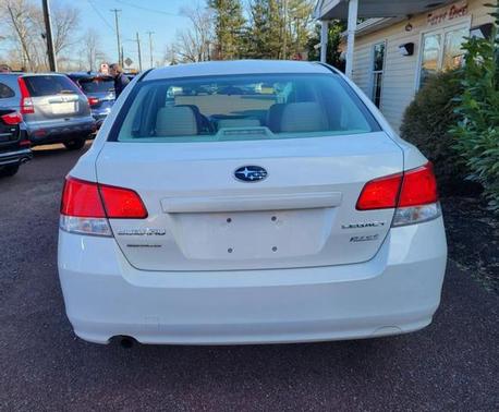 Photo 4 of 27 of 2014 Subaru Legacy 2.5i