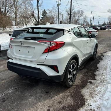 2021 Toyota C-HR XLE
