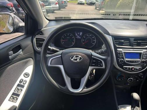 2013 Hyundai Accent GS