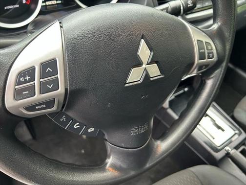 2016 Mitsubishi Lancer SE