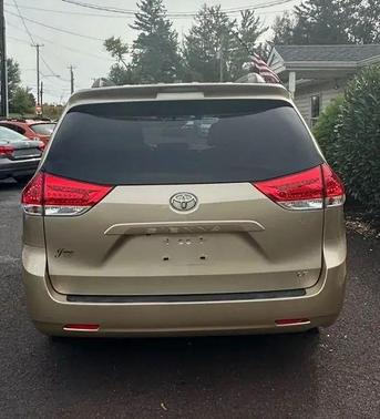 2011 Toyota Sienna LE