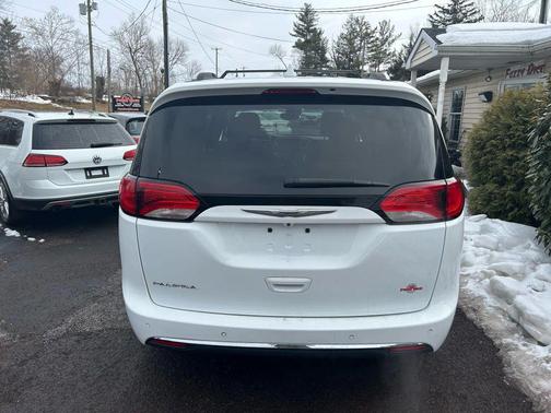 2018 Chrysler Pacifica Touring-L