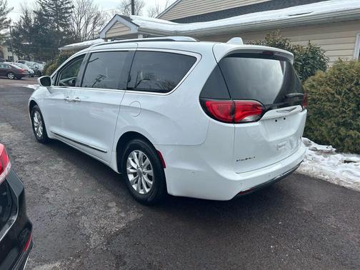 2018 Chrysler Pacifica Touring-L