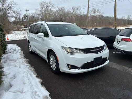 2018 Chrysler Pacifica Touring-L