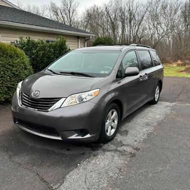 2014 Toyota Sienna LE
