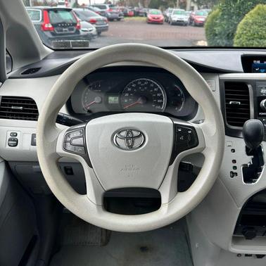 2014 Toyota Sienna LE