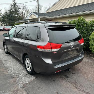 2014 Toyota Sienna LE