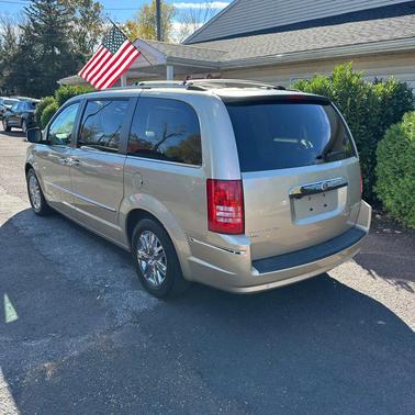 2010 Chrysler Town & Country Limited