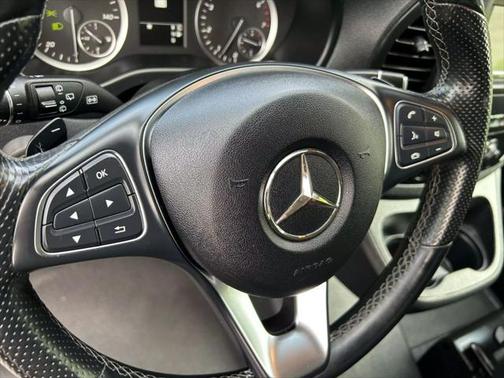 2020 Mercedes-Benz Metris Base