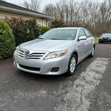 Classic Silver Metallic 2011 Toyota Camry LE
