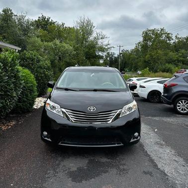 2013 Toyota Sienna XLE