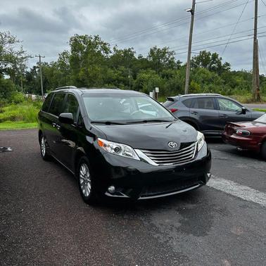2013 Toyota Sienna XLE