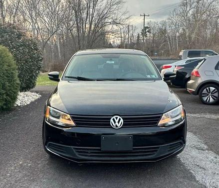 Black Uni 2011 Volkswagen Jetta SE