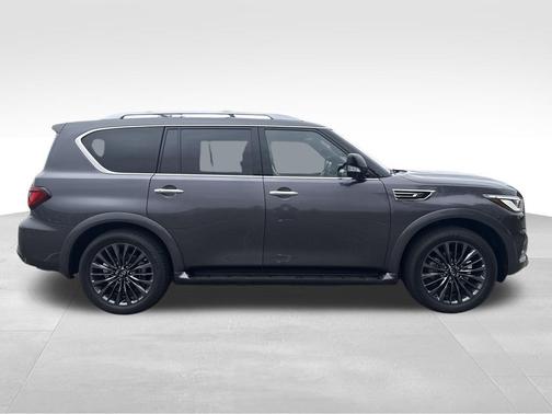 2024 INFINITI QX80 SENSORY AWD
