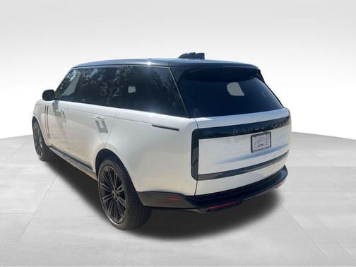 Fuji White 2026 Land Rover Range Rover P400 SE 7 Seat