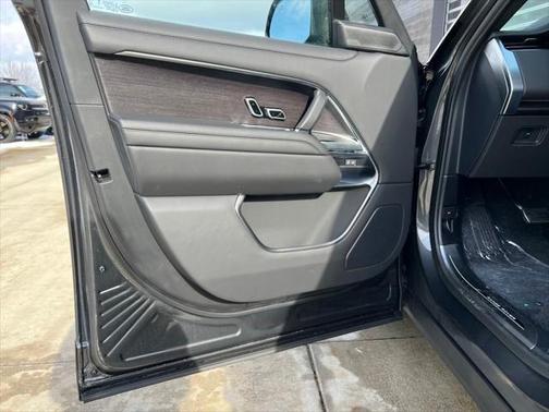 2025 Land Rover Range Rover P400 SE