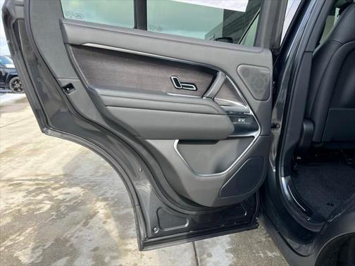 2025 Land Rover Range Rover P400 SE