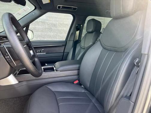 2025 Land Rover Range Rover P400 SE