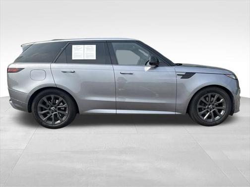 2024 Land Rover Range Rover Sport SE