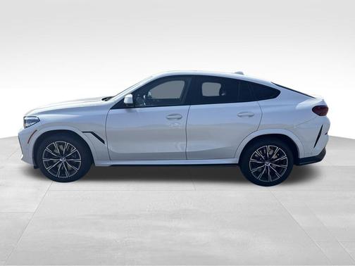 2022 BMW X6 M50i