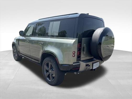 2025 Land Rover Defender 110 P400 X-Dynamic SE
